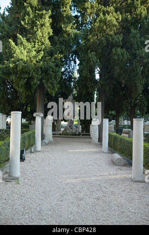 Das nationale Museum von Rom (Museo Nazionale Romano in italienischer Sprache) im Garten. Thermen des Diokletian Museumsgelände. Stockfoto