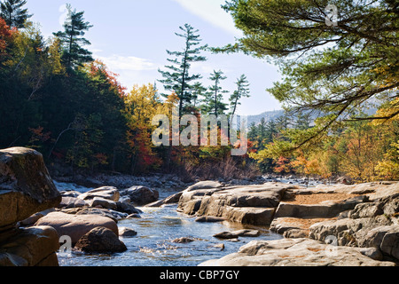 Untere fällt auf die Swift River entlang der Kancamagus Highway in den White Mountains von New Hampshire. Stockfoto