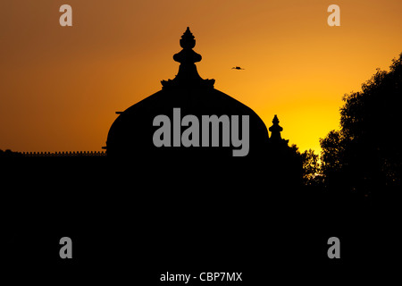 Gol Mahal Raj Angan Nebengebäude, das Stadtschloss bei Sonnenuntergang in Udaipur, Rajasthan, Indien Stockfoto
