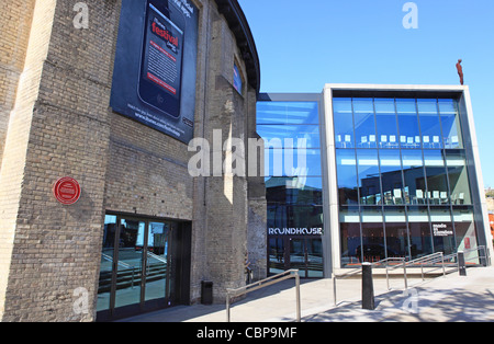 Camden Roundhouse, trendige darstellende Kunst Veranstaltungsort in Chalk Farm, Nord-London, UK Stockfoto