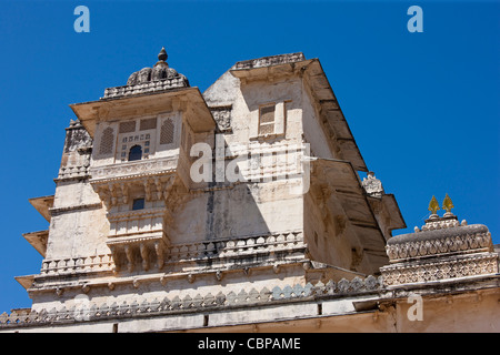 Detail des Stadtschlosses der 76. Maharana von Mewar, Shriji Arvind Singh Mewar von Udaipur in der Zenana Mahal, Rajasthan, Indien Stockfoto