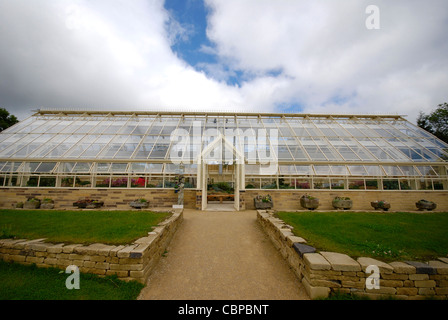 Die Alpine Zone Gewächshaus am RHS Harlow Carr Gärten angezeigt. Stockfoto