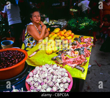 South American gelbe Footed Schildkröte entkernt und zum Verkauf in Belen Market Stockfoto