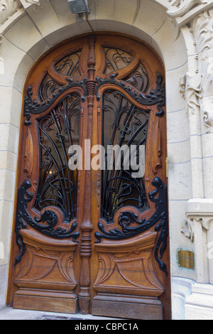 Detail des Einganges, Jugendstil-Wohnhaus auf 3 quadratischen Rapp, Paris, Frankreich Stockfoto