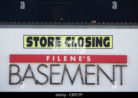 Ein Filene Keller lagern going out of Business-Verkauf. Stockfoto