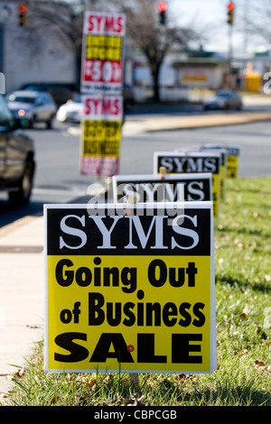 Syms Wertaufbewahrungsmittel going out of Business-Verkauf. Stockfoto