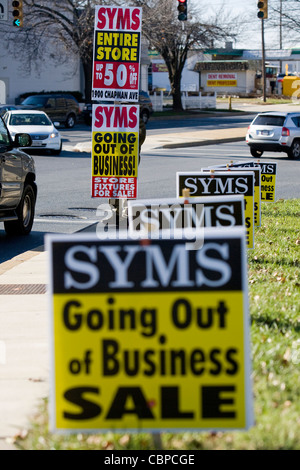 Syms Wertaufbewahrungsmittel going out of Business-Verkauf. Stockfoto