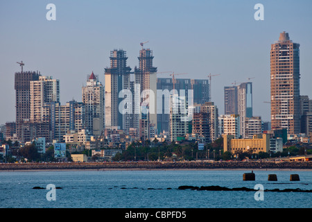 Entwickelnden Geschäftsviertel zeigt Wirtschaftswachstum durch kaiserliche Zwillingstürme in Tardeo Süd-Mumbai, Indien von Nariman Point Stockfoto