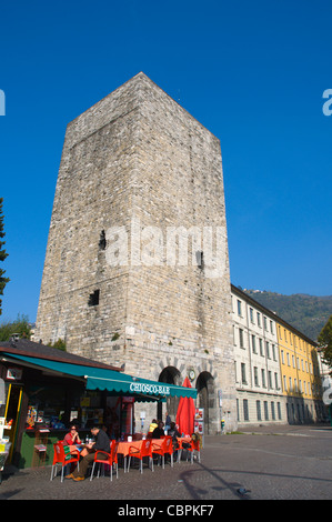 Cafe Terrasse bei Porta Torre Tor Como Stadt Lombardei Italien Europa Stockfoto