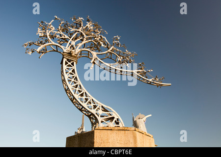 Die Schatten in einem anderen Licht, Metall Baum Skulptur am Ufer des Flusses Wear in Sunderland, Nord-Ost, UK. Stockfoto