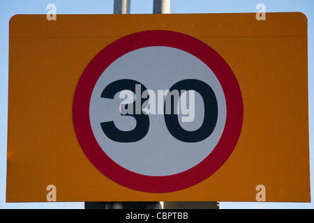 30 km/h Höchstgeschwindigkeit Zeichen Stockfoto