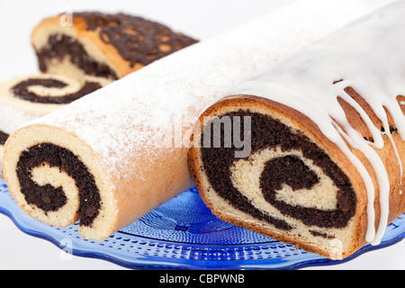 verschiedene Arten Mohn Kuchen auf Teller Stockfoto