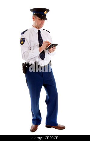 Niederländische Polizei-Offizier Parkschein auf weißem Hintergrund ausfüllen Stockfoto