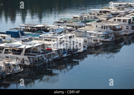 USA, California, nördlichen Berge, McColl, Whiskeytown-Shasta-Dreiheit National Recreation Area, Hausboote auf Shasta Lake Stockfoto