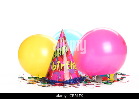 Geburtstag Partydekorationen isoliert auf weiss. Stockfoto