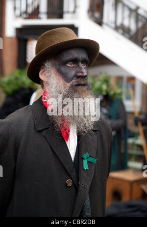 Die "Old Glory" Gruppe von Molly Männern bei Snape Maltings, Suffolk UK Stockfoto