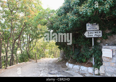 Nieztsche Weg oder zu Fuß, Eze, mittelalterliches Dorf, Alpes Maritimes, Provence, Cote d ' Azur, Côte d ' Azur, Frankreich Stockfoto