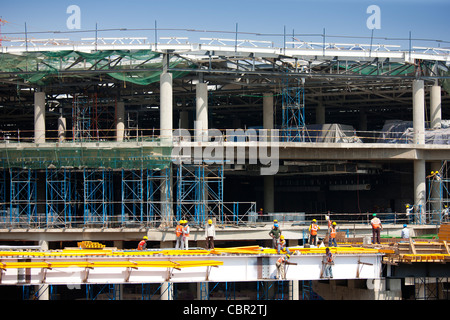 Indiens Wirtschaftswachstum - Bau des neuen Terminals und shopping-Komplex in Chattrapati Shivaji International Flughafen Mumbai Stockfoto