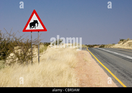 Warnzeichen für Elefanten unterwegs, Namibia Stockfoto