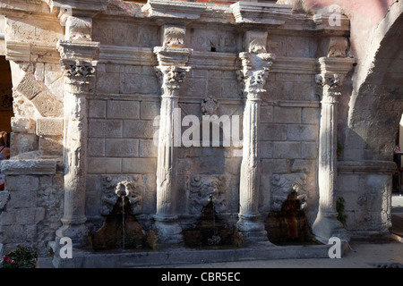 Die Venezianische Rimondi-Brunnen, Rethymnon, Kreta, Griechenland. Stockfoto