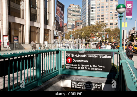 Nummer 1 Eingang der U-Bahn Station, 66th Street im Lincoln Center, New York Stockfoto