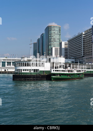dh Star Ferry TSIM SHA TSUI HONG KONG Star Ferry Pier Waterfront Gebäude Star House und Ocean Terminal direkt am Meer Stockfoto