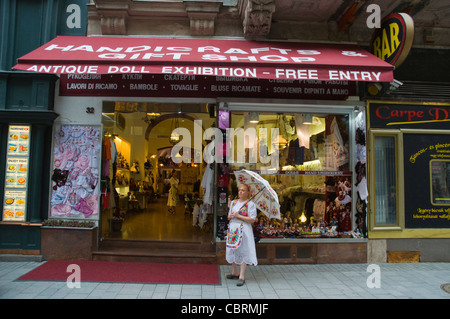 Souvenir-Shop Vaci Utca Straße Budapest Ungarn Mitteleuropa Stockfoto