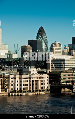 Blick vom Mitglieder-Lounge in der Tate Modern, London. Blick in Richtung Financial District. Stockfoto
