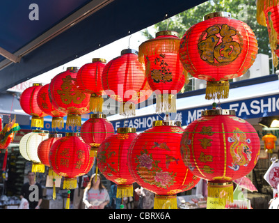 dh STANLEY MARKT HONGKONG Rote chinesische Laternen Markt Stall Laterne Stanley Märkte china hängend im Freien Stockfoto