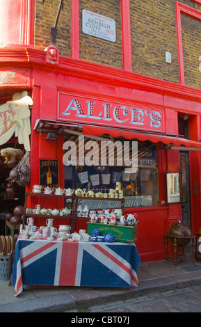 Alices Antiquitäten und Secondhand Shop außen entlang Portobello Road Straße Stadtteil Notting Hill London England UK Europe Stockfoto