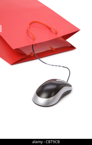 Isolierte Einkaufstasche und Computer-Maus, Konzept des e-Commerce Stockfoto