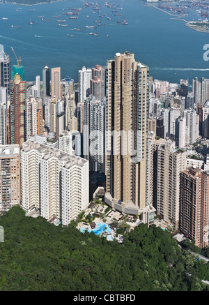 dh MITTLERE EBENEN HONG KONG Wolkenkratzer Wohnwohnungen über Hafenebene Hochhäuser Gebäude flache Hochhäuser Wohngebäude Stockfoto