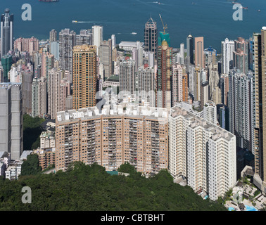 dh Skyscraper Wohngebäude IN DEN MITTLEREN ETAGEN HONGKONGS oben in den Ebenen Hochhäuser Wohngebäude mit Blick auf Wohneinheiten Stockfoto