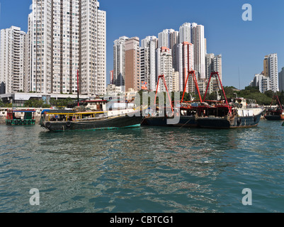 dh Aberdeen Hafen ABERDEEN HONG KONG Angeln Dschunken in Aberdeen harbour Anchorage Hochhaus Wohnungen Stockfoto