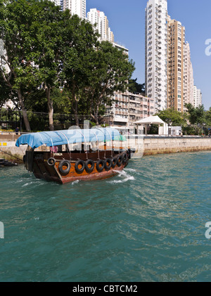 dh Aberdeen Hafen ABERDEEN Hongkong Ferry Sampan im Hafen von Aberdeen promenade Hochhaus Wohnungen Stockfoto