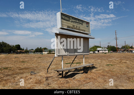 Verlassene Porterville, Kalifornien Drive-IN Theater geschlossen Stockfoto