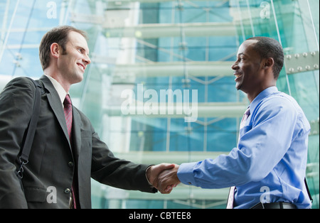 Geschäftsmann, Hände schütteln Stockfoto