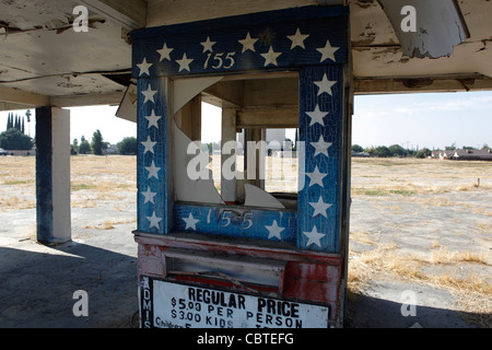 Verlassene Porterville, Kalifornien Drive-IN Theater geschlossen Stockfoto