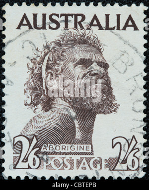 Australien - ca. 1950er Jahre: Eine stornierte Briefmarke gedruckt in Australien mit einem Porträt von einem Aborigine, ca. 1950er Jahre Stockfoto