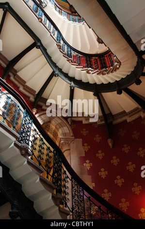 Große Treppe von St. Pancras Renaissance Hotel, London, UK Stockfoto