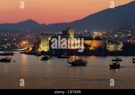 Abends Blick Kastell St. Peter in Bodrum Stadt, Provinz Muğla, Türkei Stockfoto