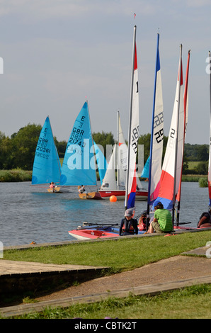 Segeln auf dem Fluß Waveney bei Beccles, suffolk Stockfoto