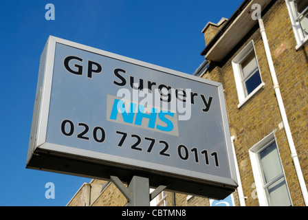 NHS GP Chirurgie Schild, England, UK Stockfoto