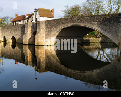 Die alte Abingdon-Brücke im winter Stockfoto