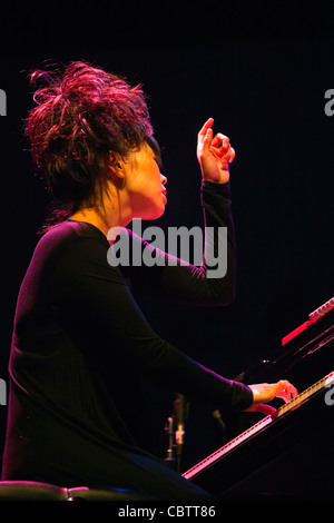 HIROMI Klavier spielen auf der Jimmy Lyons Bühne - 54. MONTEREY JAZZ FESTIVAL 2011 Stockfoto