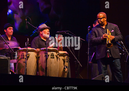 TERENCE BLANCHARD spielt Trompete mit PONCHO SANCHEZ und seiner Latin Jazz Band - 54. MONTEREY JAZZ FESTIVAL 2011 Stockfoto