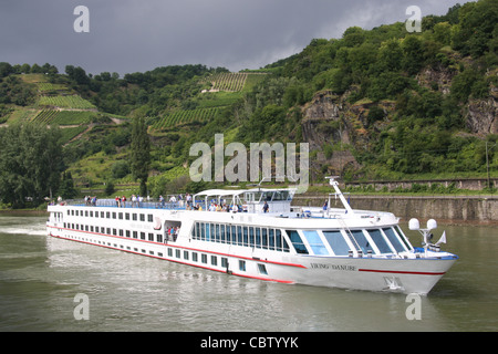 Der Viking Donau gerade stromaufwärts von der Loreley auf den Rhein River, Deutschland Stockfoto