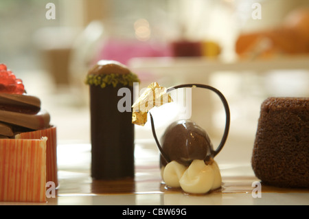 Vergoldete Essen vom Restaurant Patrick Guilbaud, die nur zwei Michelin-Sterne-Restaurant in der Merrion Hotel Dublin, Irland. Stockfoto