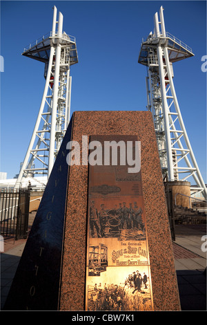 Moderne Gebäude und Architektur der regenerierten Salford Kais auf WharfSide, Manchester, UK Stockfoto