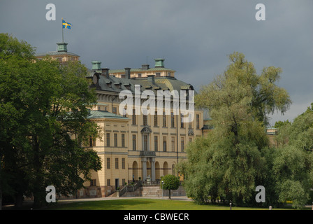 Drottningholm Slott, Palast der schwedischen Königsfamilie, gesehen vom MS Juno Kreuzfahrt auf Mälar-See, Mälaren, Schweden Stockfoto